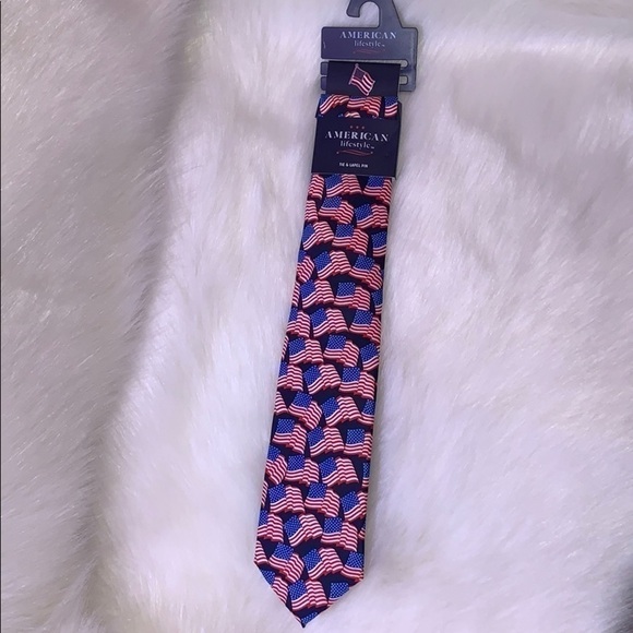 MEN’S FULL LENGTH TIE AND LAPEL PIN SET AMERICAN FLAGS - Picture 3 of 5